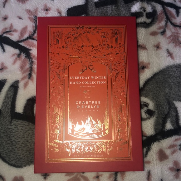 Crabtree & Evelyn Other - Crabtree & Evelyn everyday winter hand collection